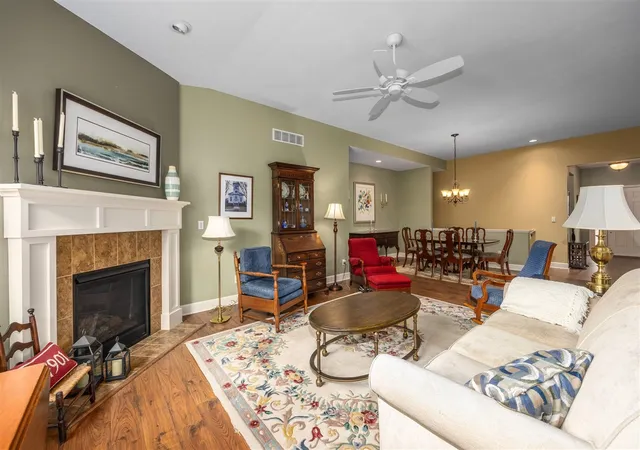 Photo 3 of Sale Pending at 2955 Woodridge Cir, Grand Rapids, MI 49525 | MLS# 70556348 | Listing updated on 2026-09-05