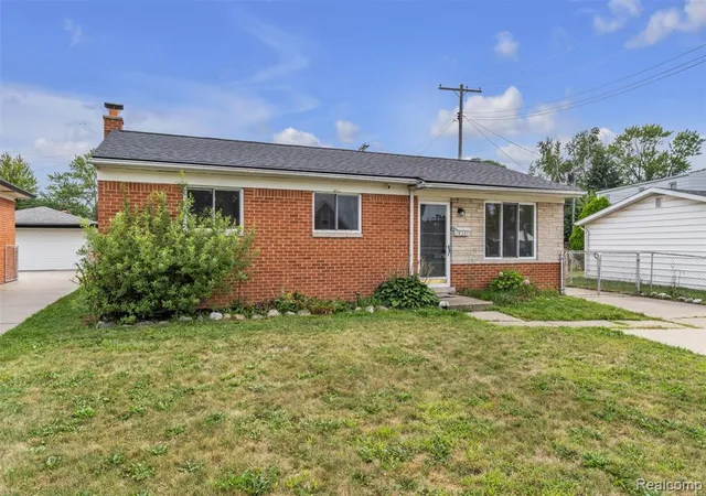 Photo 3 of Single family home for sale at 18260 Spring Ct, Fraser, MI 48026 | MLS# 61026391 | Listing updated on 2026-09-02