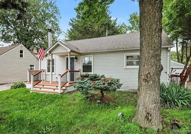 Photo 2 of Single family home for sale at 30052 Schoenherr Rd, Warren, MI 48088 3125 | MLS# 61015336 | Listing updated on 2026-09-22