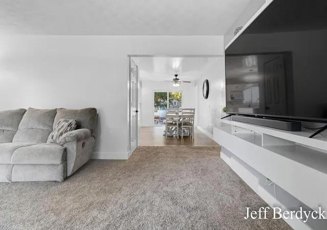 Photo 4 of Sale Pending at 934 Harding St, Grand Rapids, MI 49544 | MLS# 70554966 | Listing updated on 2026-09-15