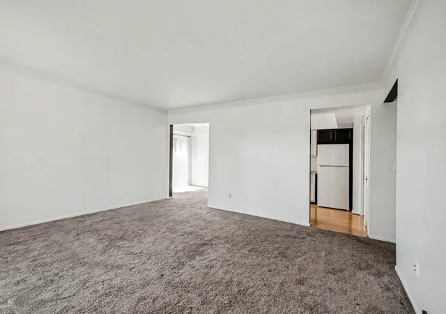 Photo 4 of Sale Pending at 32 Meadow Wood Dr, Rochester Hills, MI 48307 | MLS# 50221204 | Listing updated on 2026-10-02