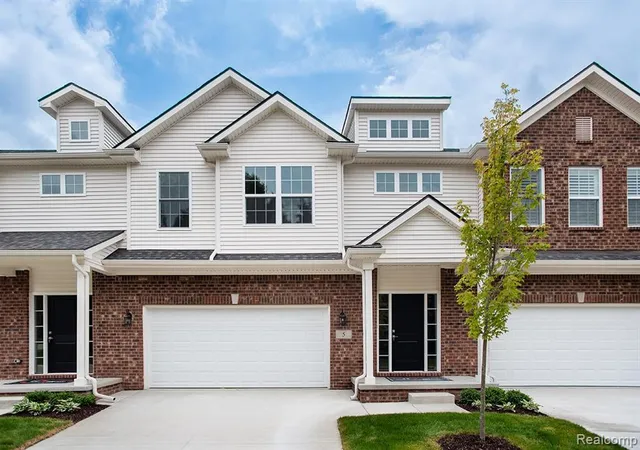Photo 1 of Condo for sale at 5 Grandview Cir #70, White Lake, MI 48386 2483 | MLS# 61025915 | Listing updated on 2026-09-12