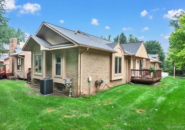 Photo 3 of Sale Pending at 22300 River Ridge Trl, Farmington Hills, MI 48335 | MLS# 61025939 | Listing updated on 2026-09-07