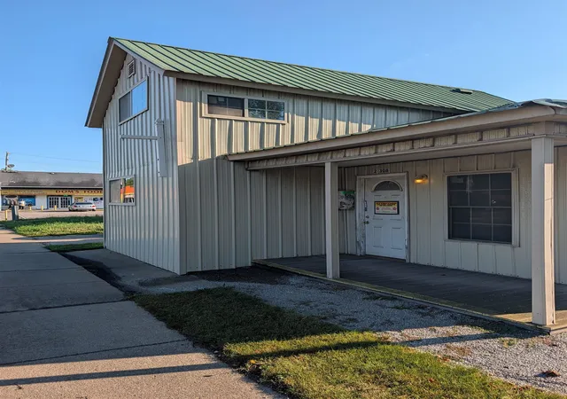 Multi family home for sale at 2308 N Michigan Ave, Saginaw, MI 48602 | MLS# 50220396