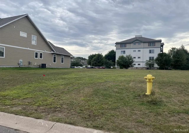 Photo 2 of Land for sale at 1313 Picnic Rocks Dr, Marquette, MI 49855 | MLS# 50221434 | Listing updated on 2026-09-21