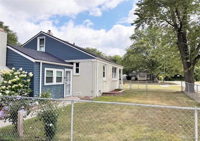 Photo 3 of Sale Pending at 16503 Five Points St, Redford, MI 48240 2409 | MLS# 61025335 | Listing updated on 2026-09-02