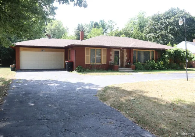 Photo 3 of Single family home for sale at 23521 Lee Baker Dr, Southfield, MI 48075 3360 | MLS# 61001230 | Listing updated on 2026-09-13