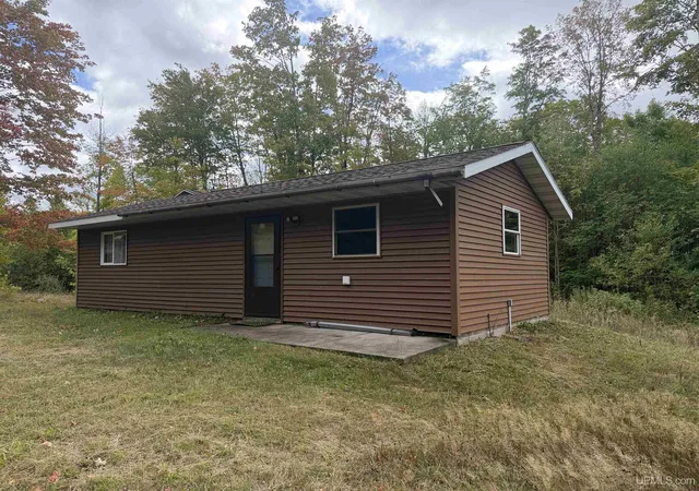 Photo 3 of Single family home for sale at 9181 River St, Bessemer, MI 49911 | MLS# 50222138 | Listing updated on 2026-10-23