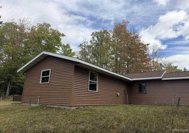 Photo 4 of Single family home for sale at 9181 River St, Bessemer, MI 49911 | MLS# 50222138 | Listing updated on 2026-10-23