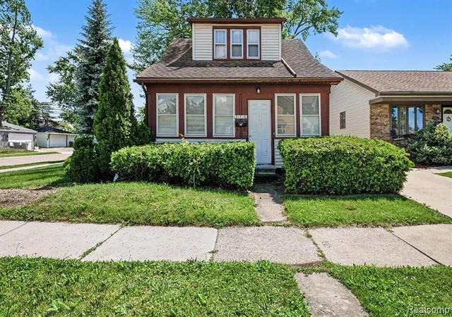 Photo 1 of Single family home for sale at 21716 Lakeview St, Saint Clair Shores, MI 48080 4052 | MLS# 61006582 | Listing updated on 2026-10-19