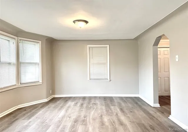 Photo 4 of Single family home for sale at 21716 Lakeview St, Saint Clair Shores, MI 48080 4052 | MLS# 61006582 | Listing updated on 2026-10-19