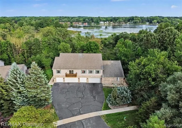 Photo 2 of Condo for sale at 1035 Old Leake Ct #17, Holly, MI 48442 1387 | MLS# 61024943 | Listing updated on 2026-09-15