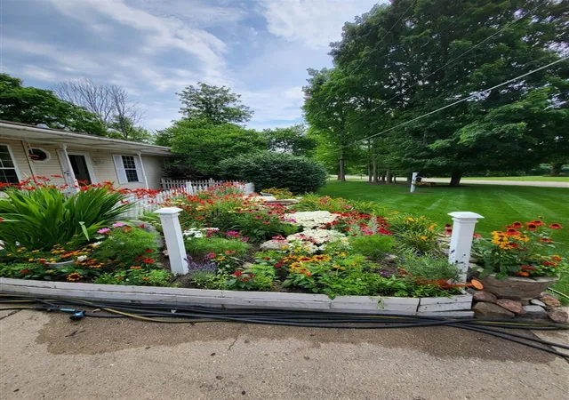 Photo 3 of Sale Pending at 2199 15 Mile Rd, Sparta, MI 49345 | MLS# 70556137 | Listing updated on 2026-09-12