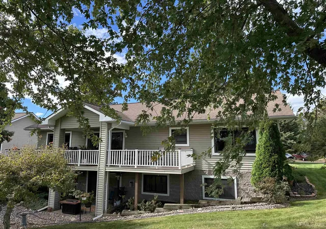 Photo 2 of Condo for sale at 8 Red Fox Trl Rd, Marquette, MI 49855 | MLS# 50223744 | Listing updated on 2026-10-18