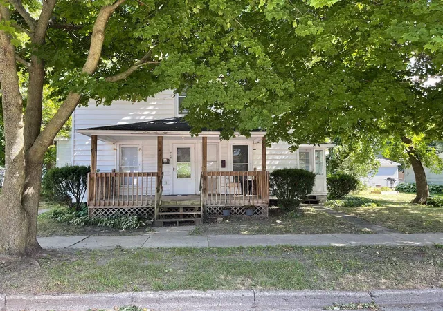 Photo 1 of Multi family home for sale at 415 S Franklin, Mount Pleasant, MI 48858 | MLS# 1334914 | Listing updated on 2026-09-03