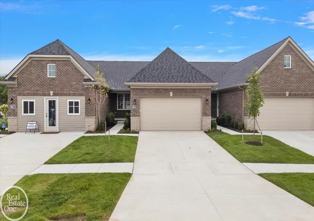 Photo 2 of Condo for sale at 5816 Greenview St #Unit 2, Warren, MI 48092 | MLS# 50220003 | Listing updated on 2026-09-02