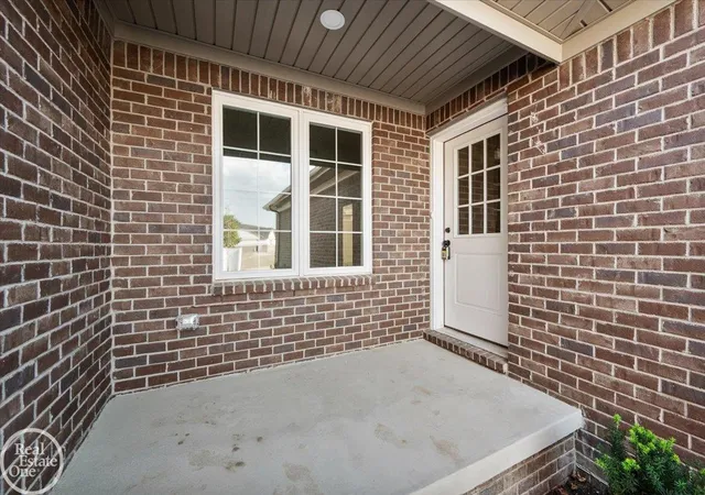 Listing Photo 4 - Condo for sale in building located at 5816 Greenview St, Warren, MI 48092 - Unit #Unit #2