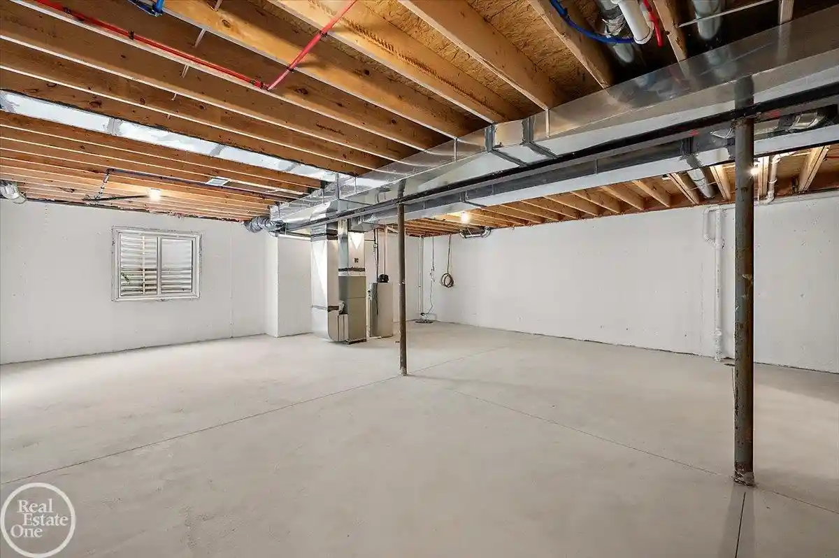 Listing Photo 58 - Condo for sale in 5816 Greenview St located at 5816 Greenview St, Warren, MI 48092 - Unit #Unit #2