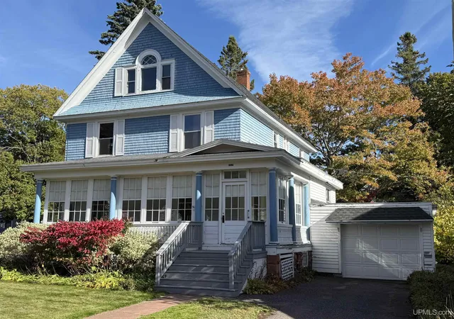 Photo 2 of Single family home for sale at 302 Iroquois St, Laurium, MI 49913 | MLS# 50223962 | Listing updated on 2026-10-13