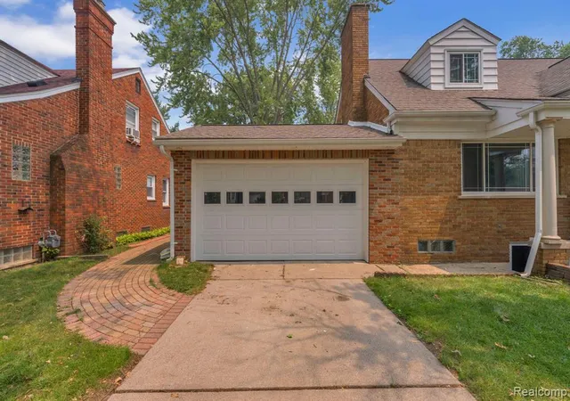 Photo 4 of Single family home for sale at 3059 Syracuse St, Dearborn, MI 48124 3303 | MLS# 61024907 | Listing updated on 2026-09-10