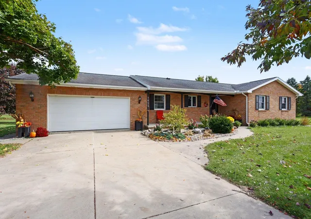 Photo 1 of Sale Pending at 1622 N Jones Rd, Essexville, MI 48732 | MLS# 50224653 | Listing updated on 2026-10-16