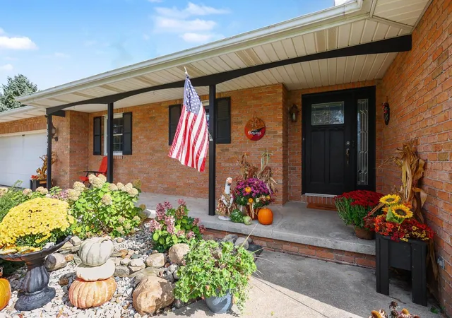 Photo 2 of Sale Pending at 1622 N Jones Rd, Essexville, MI 48732 | MLS# 50224653 | Listing updated on 2026-10-16