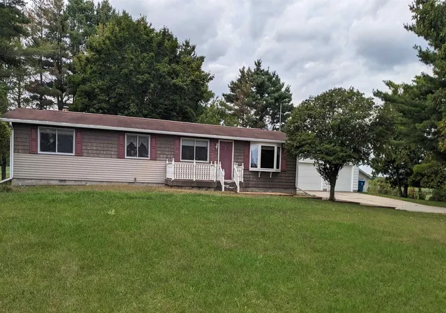Photo 1 of Single family home for sale at 4711 N Elevator Rd, Pinconning, MI 48650 | MLS# 50221154 | Listing updated on 2026-09-09