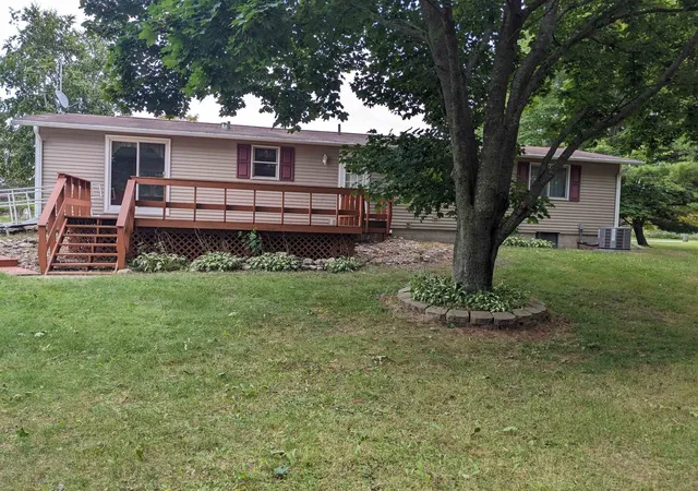 Photo 3 of Single family home for sale at 4711 N Elevator Rd, Pinconning, MI 48650 | MLS# 50221154 | Listing updated on 2026-09-09