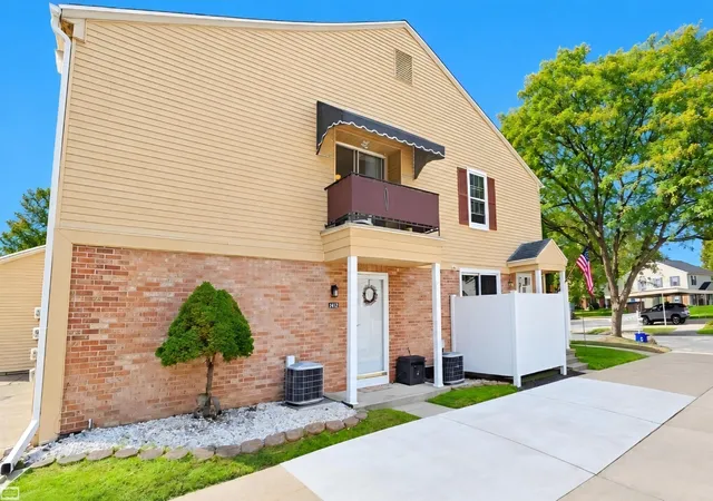 Photo 1 of Condo for sale at 24162 Meadow Brg Dr #93, Clinton Township, MI 48035 | MLS# 50223325 | Listing updated on 2026-10-14