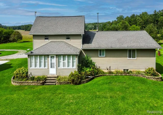 Photo 3 of Single family home for sale at 1660 W Brown Rd, Mayville, MI 48744 9606 | MLS# 61024234 | Listing updated on 2026-10-09