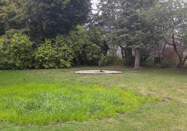 Photo 3 of Single family home for sale at 25880 Elm Rd, Calumet, MI 49913 | MLS# 50221991 | Listing updated on 2026-10-23