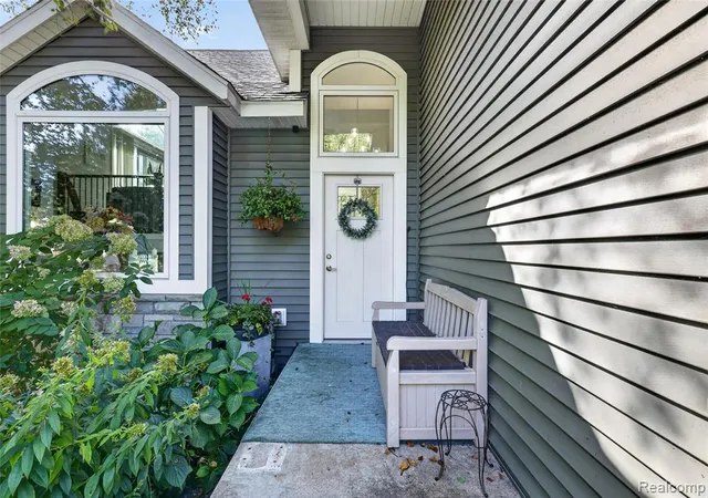 Photo 2 of Single family home for sale at 11555 Windsor Dr, Sparta, MI 49345 | MLS# 61037827 | Listing updated on 2026-10-11