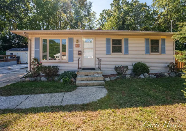 Photo 1 of Single family home for sale at 960 Walcott St, Wyoming, MI 49509 | MLS# 70561669 | Listing updated on 2026-10-30