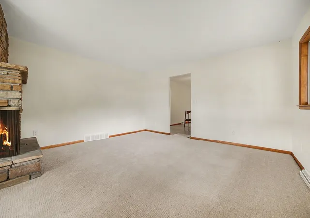 Photo 3 of Sale Pending at 1318 Eastlawn Dr, Midland, MI 48642 | MLS# 50221048 | Listing updated on 2026-09-11