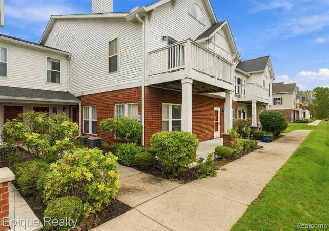 Photo 2 of Condo for sale at 1661 Welland St, Howell, MI 48855 6423 | MLS# 61032091 | Listing updated on 2026-10-10