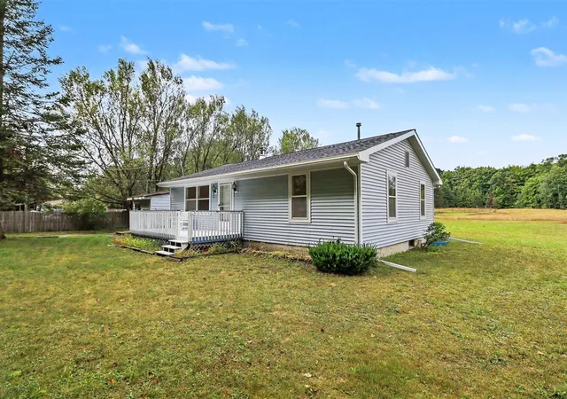 Photo 3 of Single family home for sale at 7483 Twin Lake Rd, Mancelona, MI 49659 | MLS# 70556830 | Listing updated on 2026-09-13