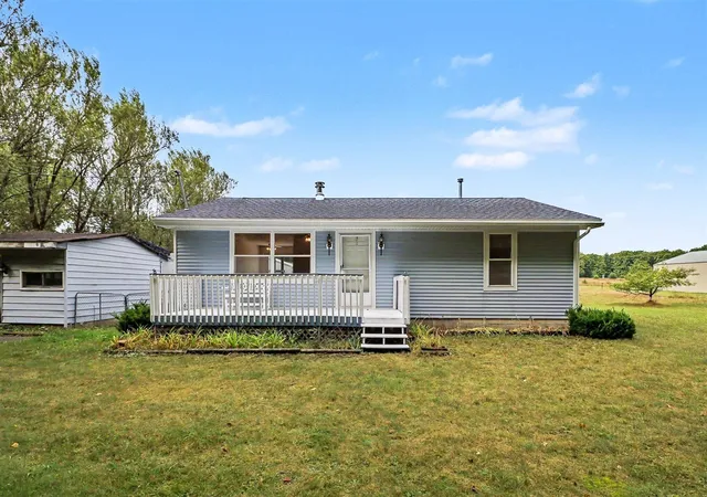 Photo 3 of Single family home for sale at 7483 Twin Lake Rd, Mancelona, MI 49659 | MLS# 70556830 | Listing updated on 2026-09-13