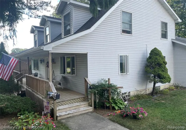 Photo 3 of Sale Pending at 32120 Leona St, Garden City, MI 48135 1206 | MLS# 61024535 | Listing updated on 2026-09-07