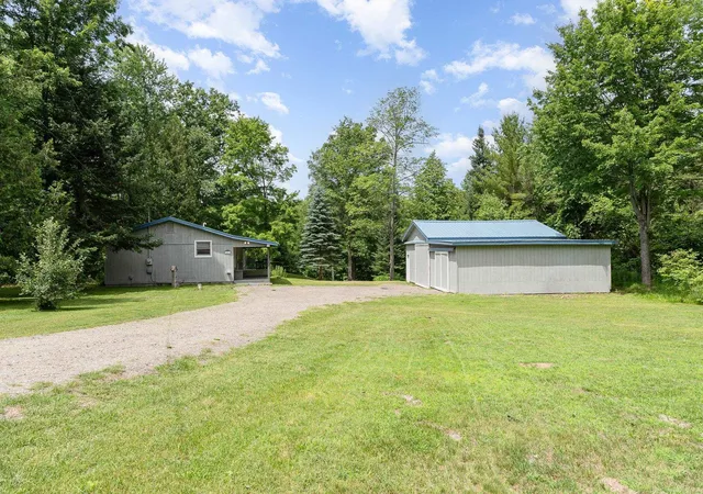 Photo 2 of Single family home for sale at 1517 S Whitney Rd, Beaverton, MI 48612 | MLS# 50220798 | Listing updated on 2026-09-18
