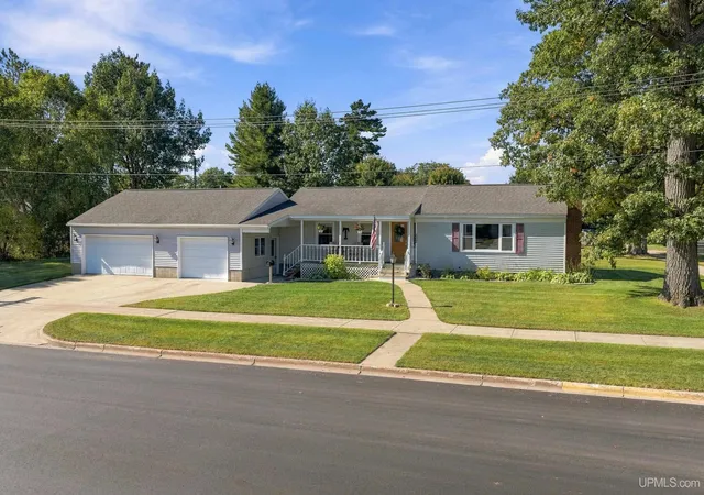 Photo 1 of Sale Pending at 602 S 11th Street, Gladstone, MI 49829 | MLS# 50223119 | Listing updated on 2026-09-30
