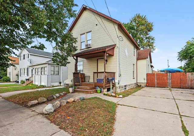 Photo 1 of Single family home for sale at 507 S Henry St, Bay City, MI 48706 | MLS# 50223191 | Listing updated on 2026-09-28