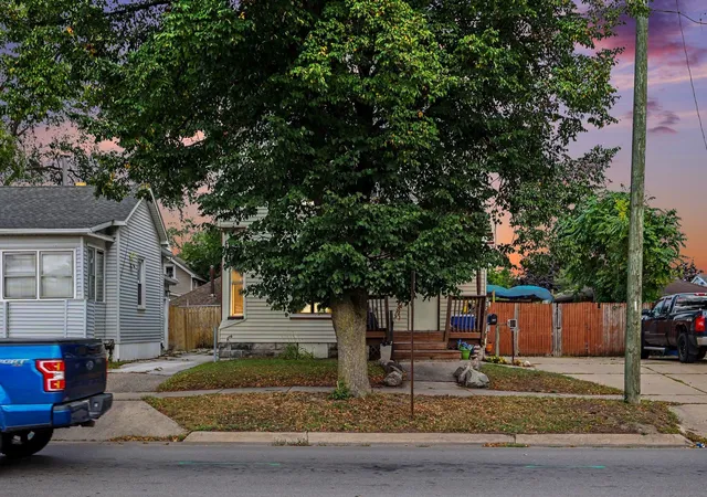 Photo 2 of Single family home for sale at 507 S Henry St, Bay City, MI 48706 | MLS# 50223191 | Listing updated on 2026-09-28