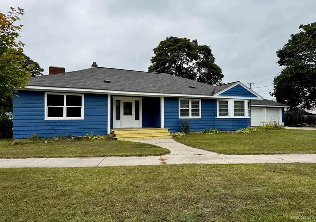 Photo 1 of Single family home for sale at 1810 N 11th Avenue, Escanaba, MI 49829 | MLS# 50223612 | Listing updated on 2026-10-05