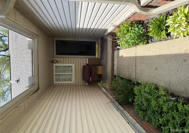 Photo 4 of Condo for sale at 29965 Kenwood Ct, Roseville, MI 48066 1982 | MLS# 61010712 | Listing updated on 2026-10-25