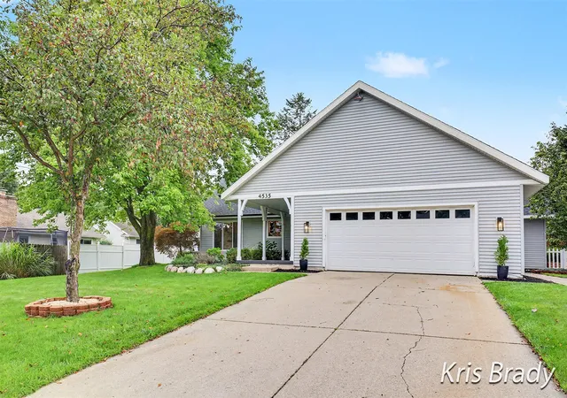 Photo 3 of Sale Pending at 4535 Forest Lake Ct, Grand Rapids, MI 49546 | MLS# 70557216 | Listing updated on 2026-09-11