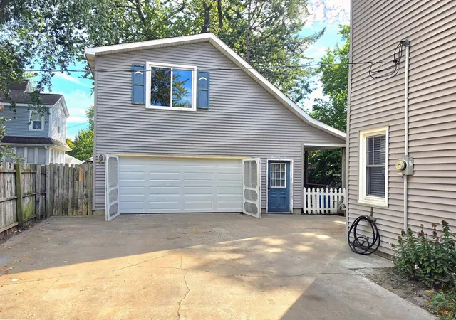 Photo 3 of Single family home for sale at 602 Fillmore Pl, Bay City, MI 48708 | MLS# 50222912 | Listing updated on 2026-10-23