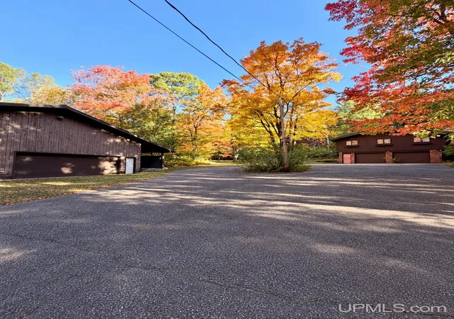 Photo 2 of Single family home for sale at 5 Sandy Dr, Negaunee, MI 49866 | MLS# 50223352 | Listing updated on 2026-10-12