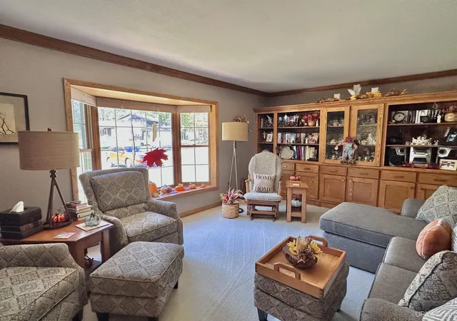 Photo 4 of Single family home for sale at W8862 W Lakeview Dr, Iron Mountain, MI 49801 | MLS# 50221325 | Listing updated on 2026-09-15