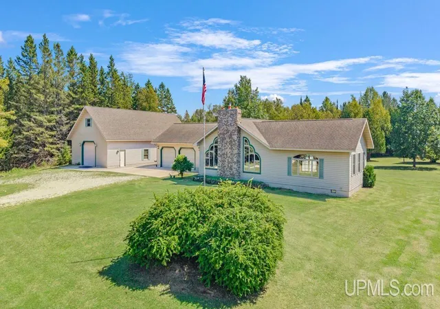Photo 3 of Single family home for sale at 16861 17th Road, Garden, MI 49835 | MLS# 50221070 | Listing updated on 2026-09-08