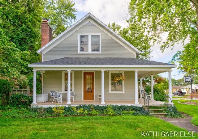 Photo 3 of Sale Pending at 379 S Lake Ave, Spring Lake, MI 49456 | MLS# 70555414 | Listing updated on 2026-09-08